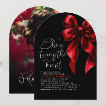 Red Bow Hon Gifter sig Möhippa Photo