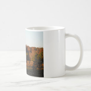 Red Brown-hästen, hösten skogen.. Kaffemugg