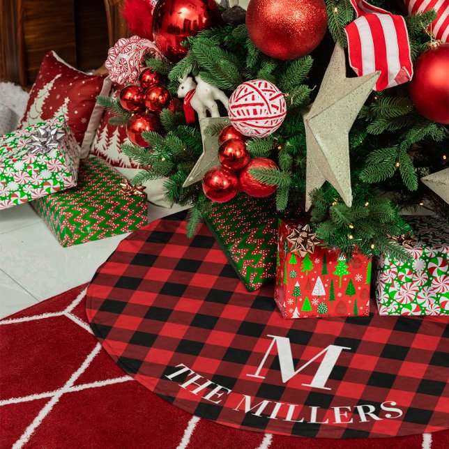 Red Buffalo Play Family Monogram Julgransmatta Borstad Polyester (Red Buffalo Plaid Family Monogram Brushed Polyester Tree Skirt)