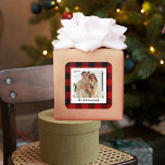 Red Buffalo Play & Personal Namn och Photo Fyrkantigt Klistermärke<br><div class="desc">Gå in i tidlöst stil med våra klassiska personliger i Red Buffalo Play på Zazzle! Oavsett om du är tittar att lägga till en aning rustik charm till ditt liv eller om du söker efter perfekten, så har vår samling något för alla. Upptäck den bestående charmen med Red Buffalo Play...</div>
