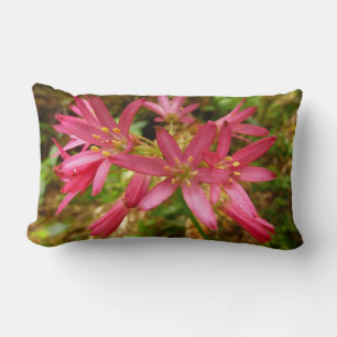 Red Clintonia Flowers i Redwood Lumbarkudde