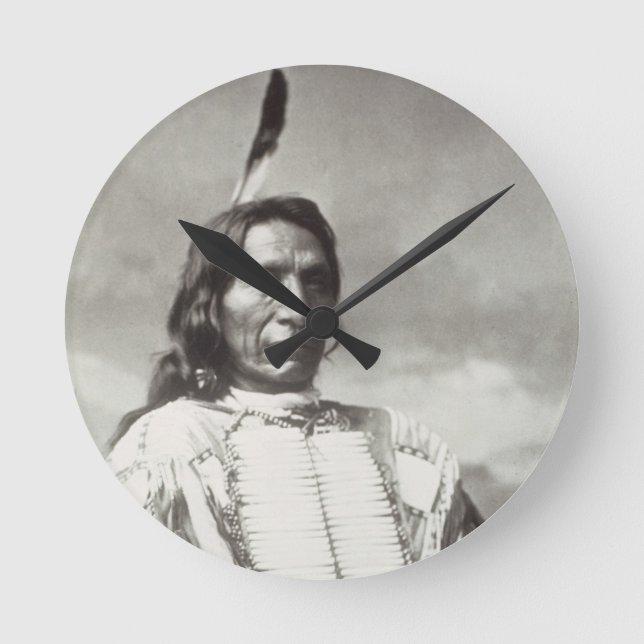 Red Cloud Chief (1822-1909) 1880 (b/w bild) Rund Klocka (Framsida)