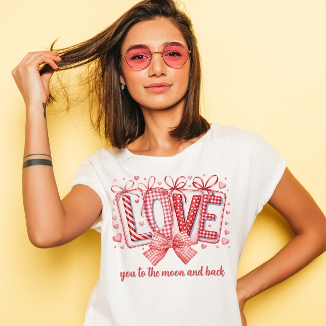 Red Coquette Bow and Love Letters Valentines Day T Shirt (Skapare uppladdad)