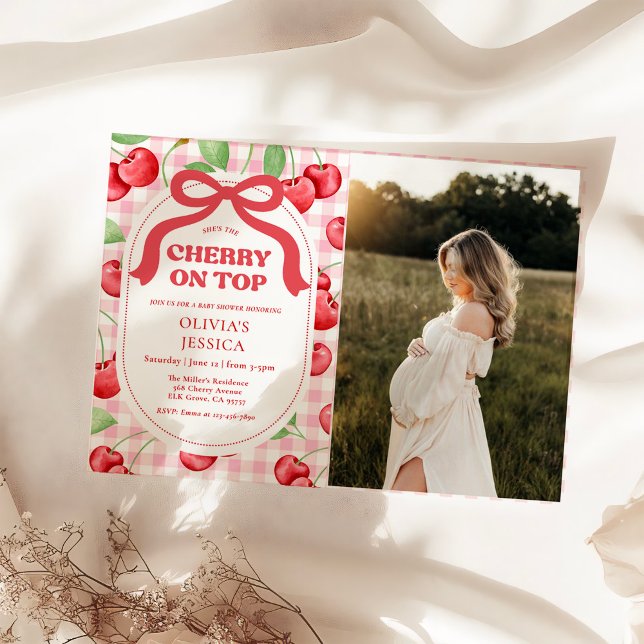 Red Coquette Bow Cherry on Top Baby Shower Photo Inbjudningar (Skapare uppladdad)