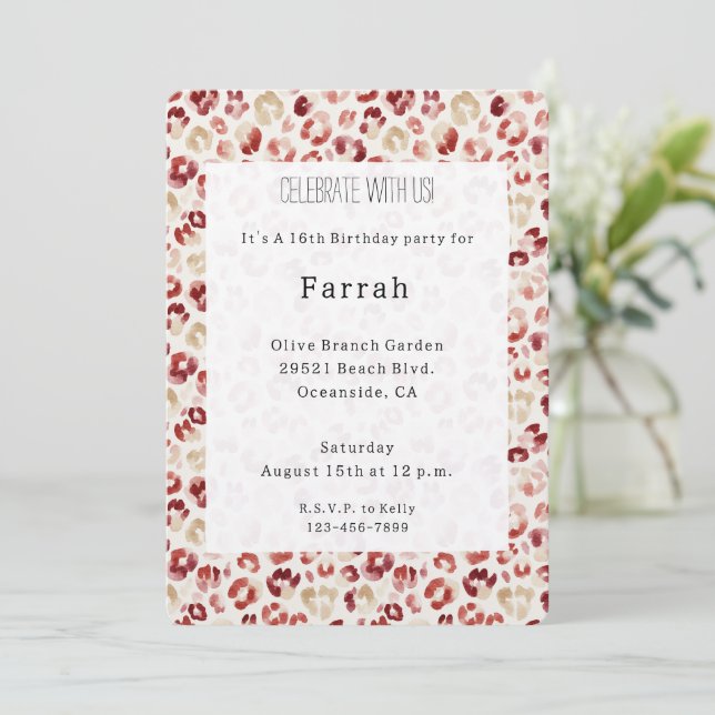 Red Cream Leopard Animal Print Birthday   Inbjudningar (Stående Fram)