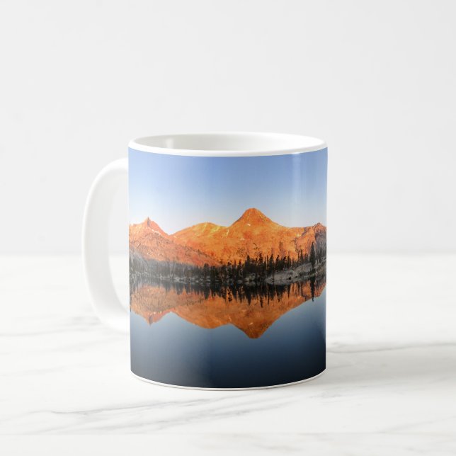 Red Djävulen sjö Sunrise - Yosemite Kaffemugg (Framsida vänster)
