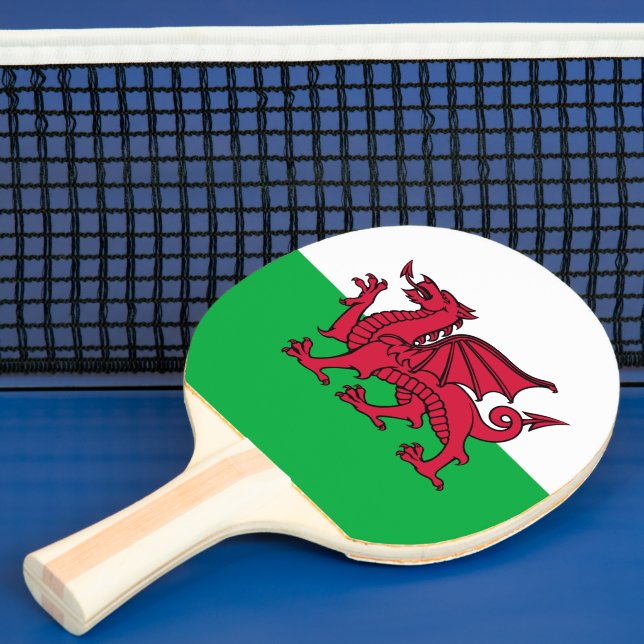 Red Dragon Celtic Flagga of Wales & Welsh Pingisracket (Insitu)
