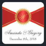 Red Elegance Monogram Fyrkantigt Klistermärke<br><div class="desc">Ett rött och guld-geometriskt band med en elegant monogram-medallion till koordinaterna med Red Elegance Monogram Bröllop Collection. Detta är ett vackert val för höst- eller vinterbröllop eller under julhelgen jul. Redigera någon av de uppgifter som visas i designmallen med dina uppgifter.</div>
