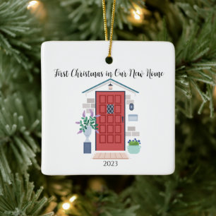 Red Front Door First-jul i vårt nya hem Julgransprydnad Keramik