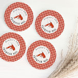 Red Gingham Kräftor Boil Seafood Party Papper Underlägg Papper Rund<br><div class="desc">En lekfullt handdragen illustration av kräftorna gör att denna kräftor kokar party pappra underlägg ut mot den klassiska bakgrunden till skaldjursboil röd gingham. Vare sig det är en födelsedag,  en förlovning,  Mardi Gras eller bara bra väder,  kräftor boils får alltid en bra,  cher!</div>