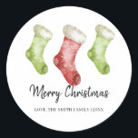 Red Grönt jul Socks God jul Runt Klistermärke<br><div class="desc">Den moderna och elegant designen Red Grönt jul Socks God jul Sticker som kan anpassas med din text. Anpassa den med din familj namn och din julklapp, eller lägg till ett speciellt budskap! Klicka på knappen "Anpassa" och använda verktyg som är utformat för att ändra mallen. Kolla in Graphic Art...</div>