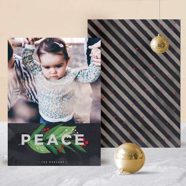 Red, Grönt och Black Peace One Photo Julkort (Modern and Sleek Peace and Holly Christmas Card)
