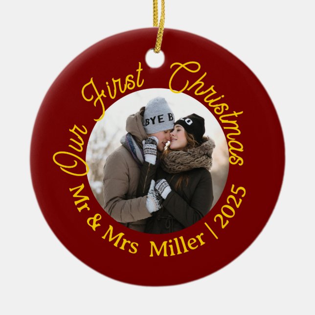 Red & Guld Vår första jul 2025, Photo Keepsak Julgransprydnad Keramik (Framsidan)