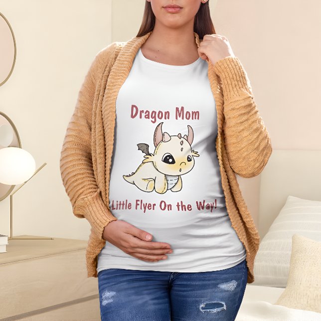 Red gult pastel baby draon Mamma T-Shirt (Skapare uppladdad)