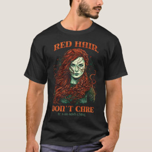 Red Hair bryr sig inte om att det är ett irländskt T Shirt