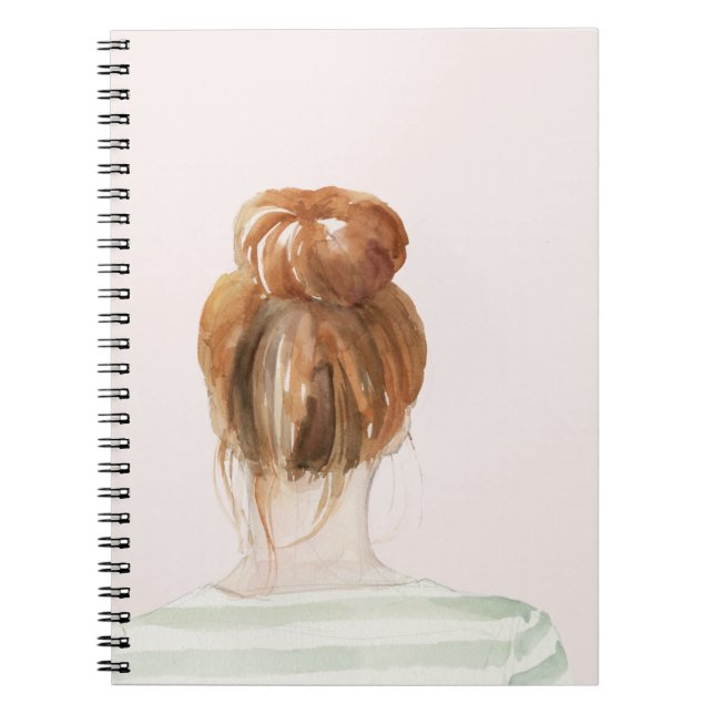 Red Hair Top Knot Bun Anteckningsbok (Framsidan)