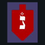 Red Hanukkah Dreidel w. Hebrew Brev Nun Poster<br><div class="desc">Röd på lila drömidel med Hebrew brev shin för firandet av den judiska helgdag Hanukah. Under Chanukahs helgdag spelar barn (och ofta vuxnor) traditionellt ett säkert- spel med en dreidel (eller sevivon i modern Hebrew). På de fyra väggarna finns Hebrew brev Nun, Gimmel, Hej och Shin, som står för frasen...</div>