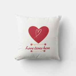 Red Heart Floral Design – “Love Lives Here” Romant Kudde