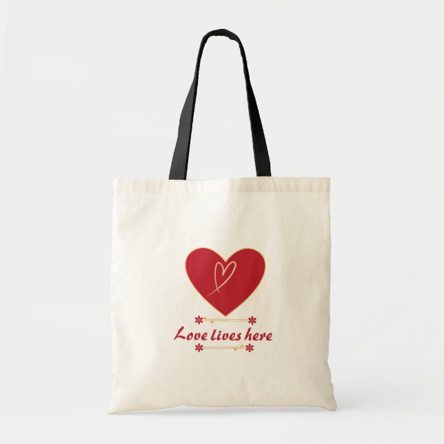Red Heart Floral Design – “Love Lives Here”  Tygkasse (Framsidan)