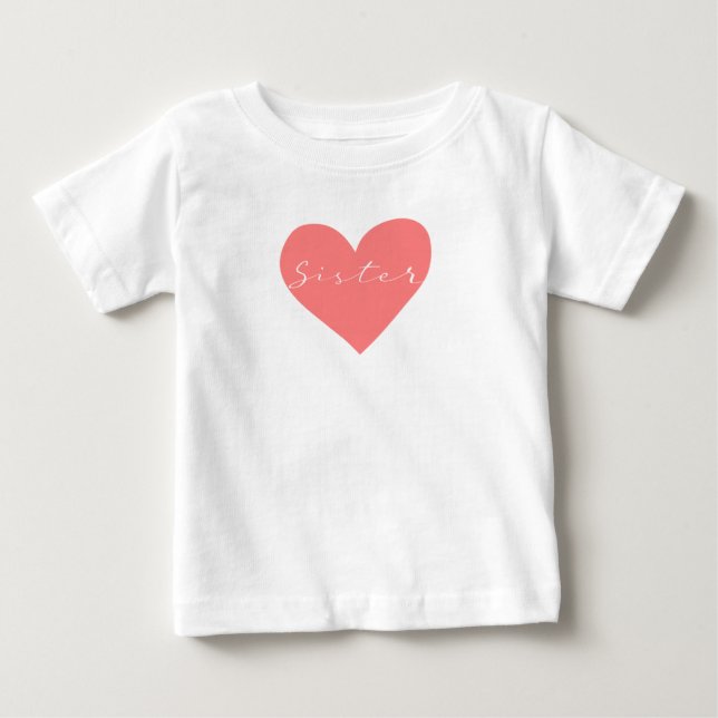 Red heart with text Sister T Shirt (Framsida)