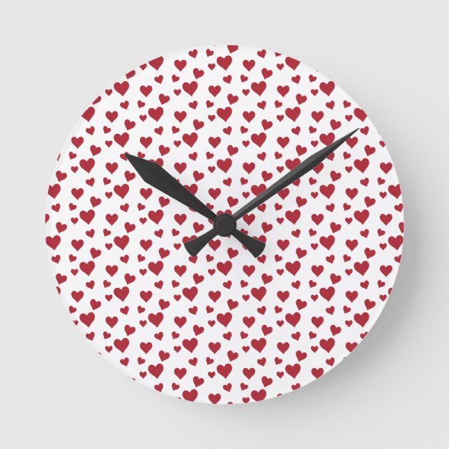 Red Hearts Mönster Valentine Day Rund Klocka (Framsida)