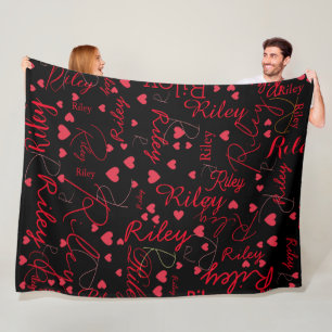 Red Hearts on Black Blanket med Namn Fleecefilt