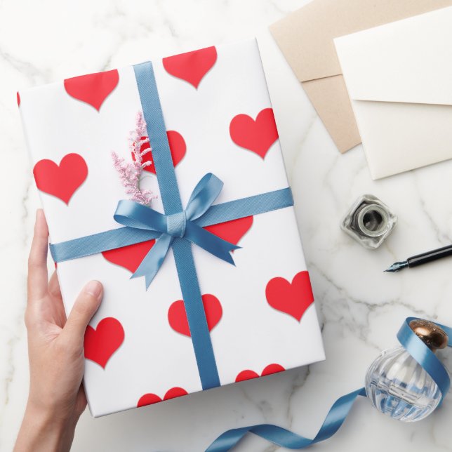 Red Hearts on White Presentpapper (Gifting)
