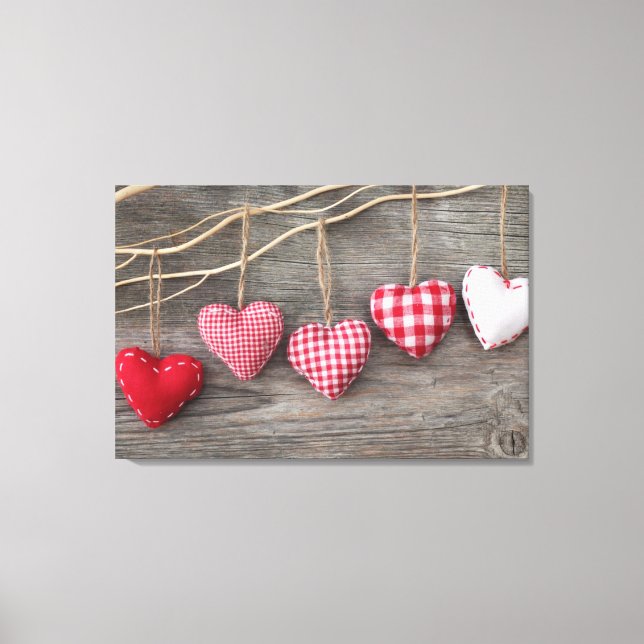 Red Hearts on Wooden Bord Canvastryck (Framsida)