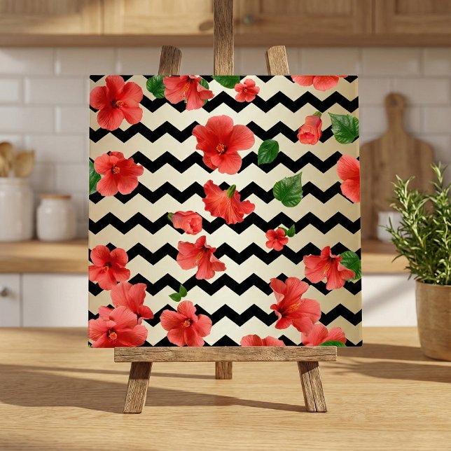 Red Hibiscus Flowers on Black and Beige Chevron Kakelplatta (Skapare uppladdad)