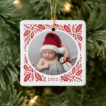 Red Holly 2 Photo med jul i år Julgransprydnad Keramik<br><div class="desc">Anpassningsbarnas fotoornament med handdragen vintern bladverk.</div>
