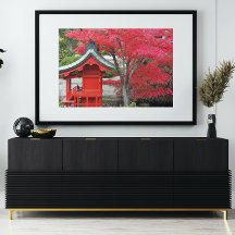 Red Japansk aple Löv och Garden Shrine