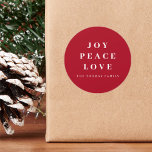 Red Joy Peace Kärlek - minimala julfamiljen Namn Runt Klistermärke<br><div class="desc">Anpassningsbar God jul med monogramtext kan vara personlig. Denna enkla,  minimalistiska och contemporary juldesign är idealisk för att kunna stå upp under julhelgen.</div>