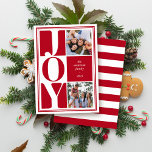 Red Joy Photo Collage Modern jul Julkort<br><div class="desc">Gör glädje av det moderna julfotokortet! Upplev festlig glädje i alla detaljer. Upptäck det perfekta helgdag för par, familjer och alla som värdesätter säsongens magi. Vår julkollage har två värdefulla foton, elegant placerade och ord "JOY" i ett chic-teckensnitt. Bakgrunden med röda block i riken exuderar värme, medan redigerbar text gör...</div>