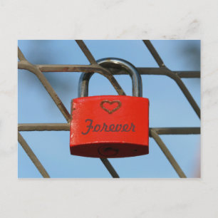 Red Kärlek Lock Padlockat med hjärta på stängsel Vykort