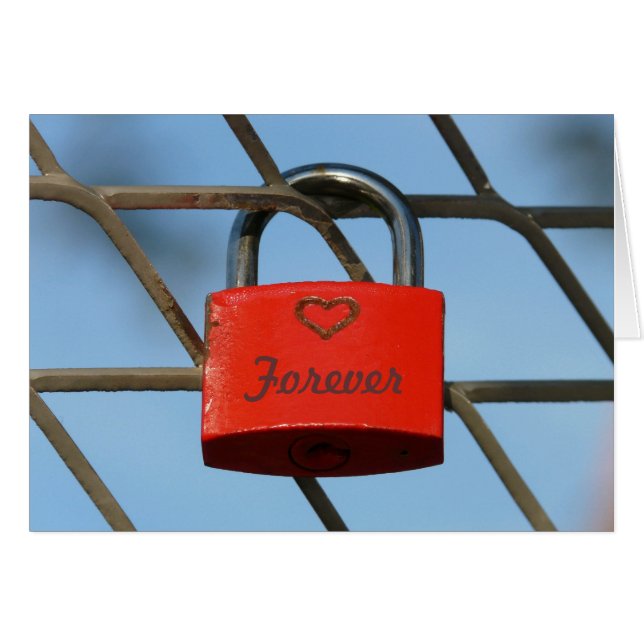 Red Kärlek Lock with Heart on Fence, "Forever" Hälsningskort (Framsidan Horizontal)