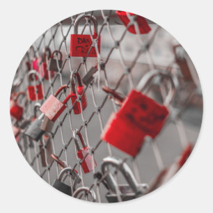 Red Kärlek Padlocks Runt Klistermärke
