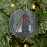 Red KerChief | Claude Monet Julgransprydnad Keramik<br><div class="desc">Red KerChief (1868-1873),  även kallad Red Cape,  av Fransk Impressionist artist Claude Monet. Oljan på snöslingan på mållina visar Monets fru,  Camille,  som går utanför ett fönster som är klädt i ett rött landskap. Använda verktygen för att lägga till anpassningsbar eller anpassa bilden.</div>