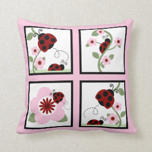 Red Ladybugs and Flowers Personlig Pillow Kudde