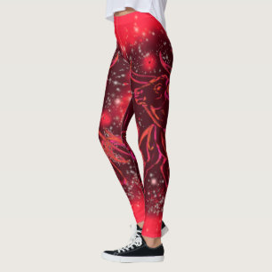 Red Leggings Bull som går på Starry Natt