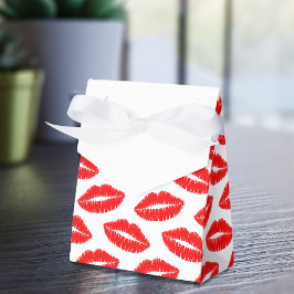 Red Lipstick Kisses Valentine Day Favor Boxes Presentaskar