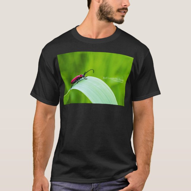 Red Longicorn Beetle and green background T Shirt (Framsida)