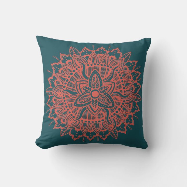 Red Mandala Ornament Dekorativ kudde (Framsida)