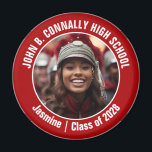 Red Marching Band Photo High School Spirit Magnet<br><div class="desc">Den här coolan har skräddarsytt högskoleband med foto med vit typografi av ditt team och namn på en röd magnet. Anpassa dig med ditt student-foto och klassår som en stolt förälder. Ett mamma och pappa kan bära dessa knappar till konkurrens och spel.</div>