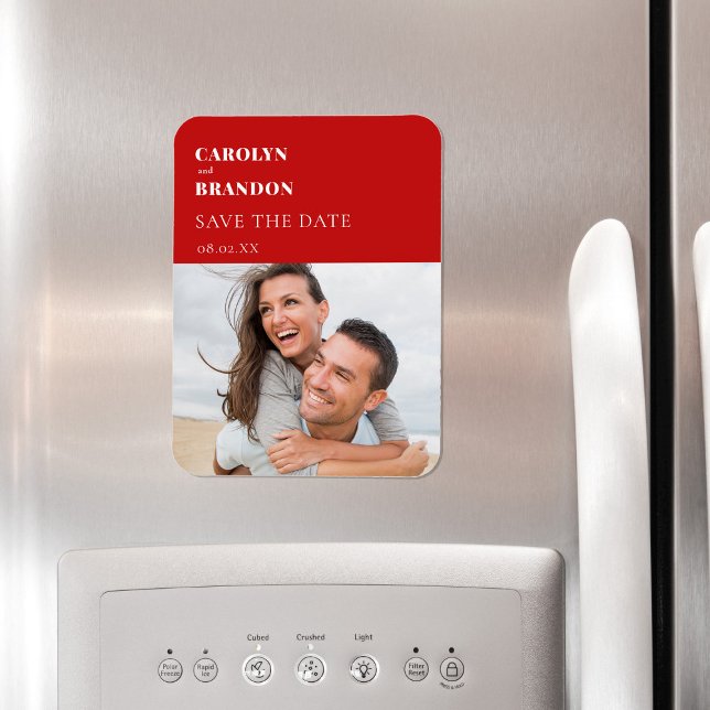 Red Modern Bröllop spara datum Magnet (Modern simple red minimalist wedding save the date magnet)