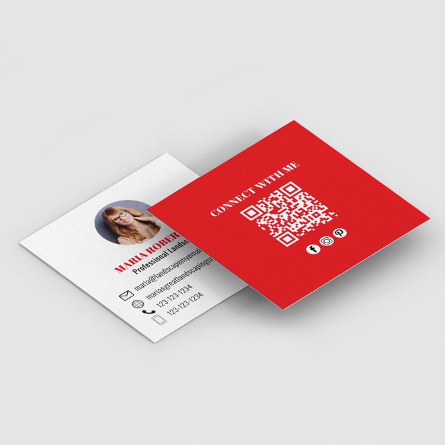 Red Modern QR Code Social Media Photo Fyrkantigt Visitkort (Minimalist modern square simple red business card.)