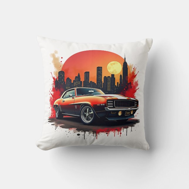 Red Muscle Car with Urban Skyline Accent Kudde (Framsida)