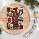 Red Mycket God jul Träd Photo Collage Julkort<br><div class="desc">Den här Helgdag Red Väldigt God jul Photo Collage har en sofistikerad röd mörk-bakgrund med en blandning av enkla elfenbensbokstäver och klassisk kalligrafi parad med en minimalistisk boho-stil som strejkor en balans mellan ren, modern subtil och vintage elegans. Den här charmerande designen är ett härligt sätt att önska dina kära...</div>