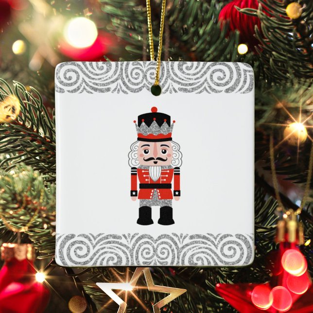 Red Nutcracker-Helgdag Julgransprydnad Keramik (An elegant red and silver nutcracker Christmas Ornament. Put a family photo on the back.)