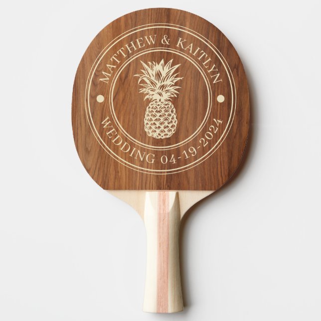 Red Oak Wood Pineapple Wedding Crest & Names Pingisracket (Baksidan)