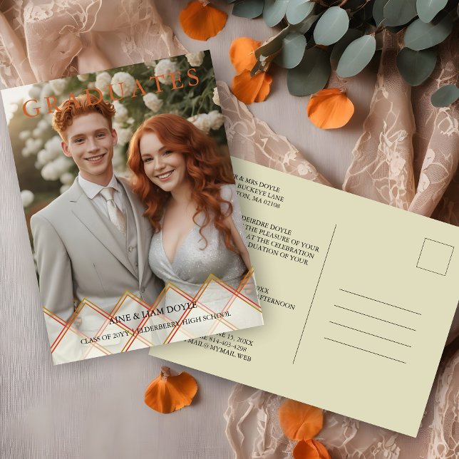 Red Orange Overlay Transparency Shapes Photo Grads Vykort (Red Orange Shades Overlay Transparency Shapes Photo Two Graduates Postcard Invitation.)